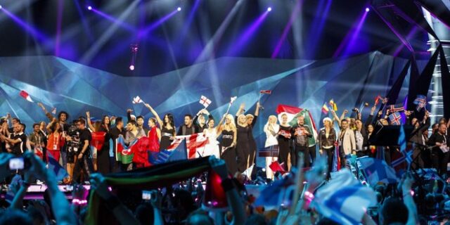 Όταν η Eurovision παριστάνει τον διαμεσολαβητή σε μια Ευρώπη που τη χωρίζουν σύνορα, προσφυγικό και οικονομική κρίση