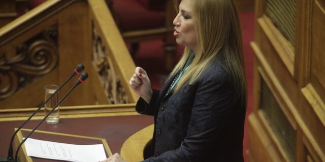 Διμέτωπος Γεννηματά κατά Τσίπρα και Μητσοτάκη: Ο ΣΥΡΙΖΑ χρειάζεται εχθρούς, η Ελλάδα δε χρειάζεται αντί-ΣΥΡΙΖΑ