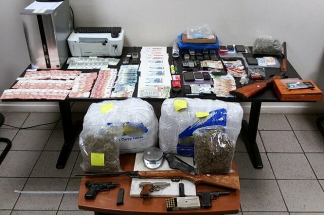 Τρεις εγκληματικές οργανώσεις πίσω από διακίνηση ναρκωτικών και πλαστών χαρτονομισμάτων