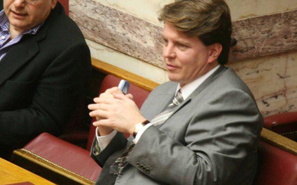 Προκαταρκτική έρευνα για την υπόθεση Ν. Γεωργιάδη. Σταματά να παρέχει τις υπηρεσίες του στη ΝΔ