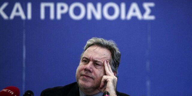 Ασφαλιστικό: Περιορίζουν τις αυξήσεις στις εισφορές με ‘κόφτες’