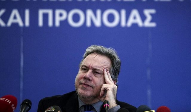 Ασφαλιστικό: Περιορίζουν τις αυξήσεις στις εισφορές με ‘κόφτες’