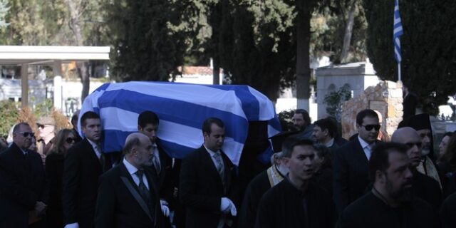 Το τελευταίο αντίο στην Άννα Συνοδινού