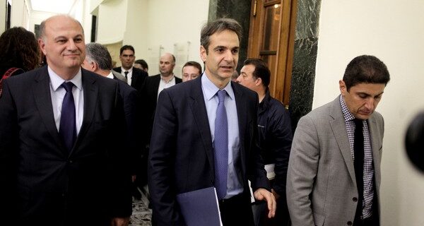 Ο Μητσοτάκης στο πλευρό των ελεύθερων επαγγελματιών για το ασφαλιστικό
