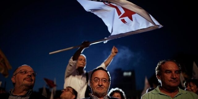 Κατάληψη στα γραφεία της Ε.Ε. από στελέχη της ΛΑΕ