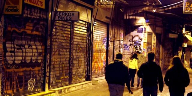 Έλληνες αντιφασίστες ξυλοκόπησαν 12 Γερμανούς ακροδεξιούς στο Μοναστηράκι