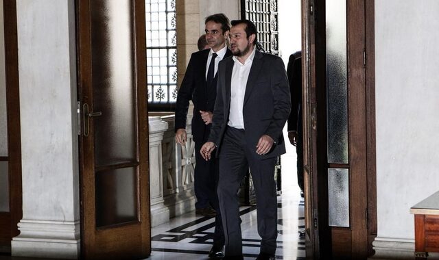 Το γάντι στη ΝΔ πετάει ο Παππάς για ΕΣΡ-τηλεοπτικές άδειες