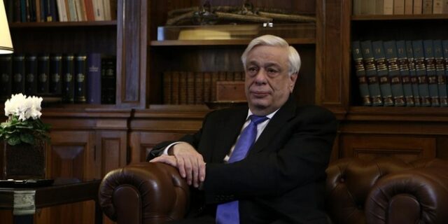 Παυλόπουλος: Αντιμετωπίζουμε τους πρόσφυγες στην ανθρώπινη διάσταση του προβλήματος