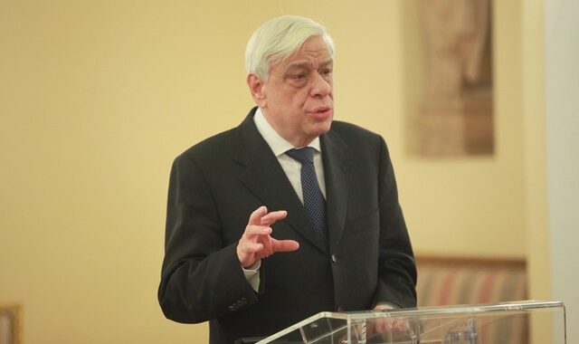 Ο Πρόεδρος της Δημοκρατίας βλέπει τι γίνεται;