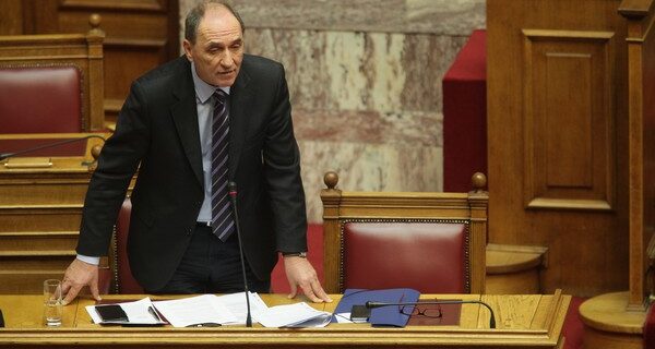 Σταθάκης: Δίνουμε μάχη για να κρατήσουμε την ΕΒΖ ανοιχτή