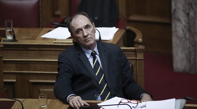 Σταθάκης: “Για τρία χρόνια δεν αμφισβητείται η σταθερότητα της κυβέρνησης”