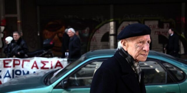 Πληρώνουμε τα μαλλιοκέφαλά μας για να πάρουμε συνταξούλες
