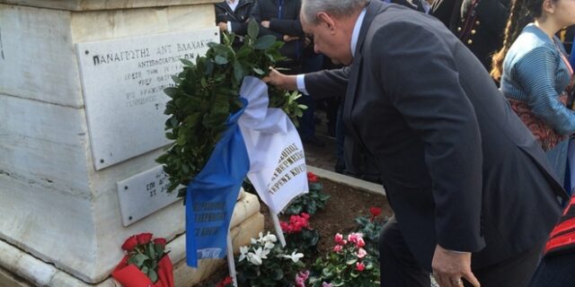 Ο Κουίκ στο μνημόσυνο για τους πεσόντες στα Ίμια