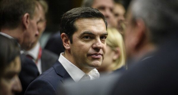 Αυξημένες προσδοκίες γεννά στην αγορά η παρουσία Τσίπρα στο Νταβός