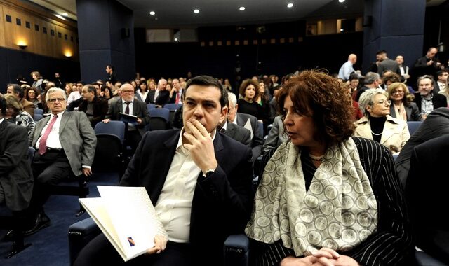Βολές Τσίπρα σε Μητσοτάκη για το κομματικό κράτος