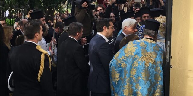 Θεοφάνια: Ο Τσίπρας ευχήθηκε στη Φώφη Γεννηματά και αποχώρησε χωρίς δηλώσεις