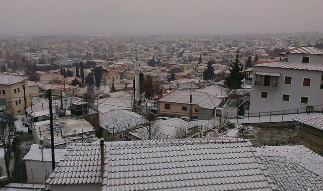 Προβλήματα από τη χιονόπτωση σε Ξάνθη και Ροδόπη – Ξεπερνά τους 10 πόντους το χιόνι