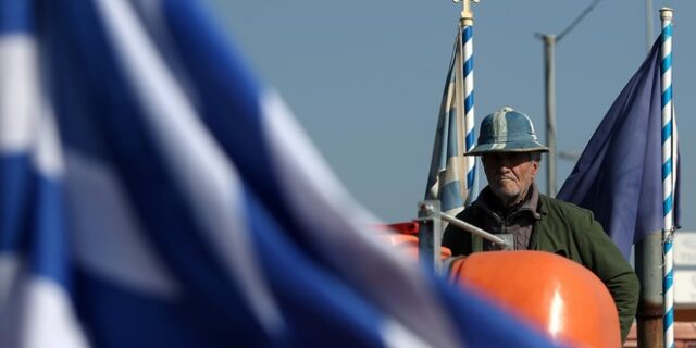 Κλιμακώνουν τις κινητοποιήσεις οι αγρότες. Κρίσιμη συνάντηση στα Τέμπη