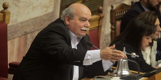 Νέα προσπάθεια Βούτση για άρση του αδιεξόδου για τις τηλεοπτικές άδειες