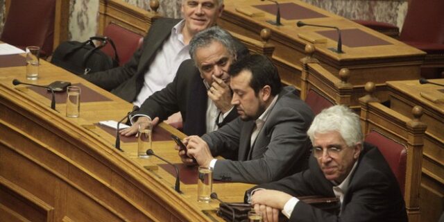 Πέρασε η τροπολογία Παππά για αύξηση των μελών του ΕΣΡ. Επέμεινε στο ‘όχι’ η ΝΔ