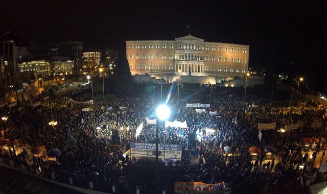 Οι αγρότες όργωσαν το Σύνταγμα. Μεγάλο συλλαλητήριο στο κέντρο της Αθήνας