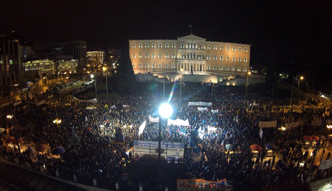 Οι αγρότες όργωσαν το Σύνταγμα. Μεγάλο συλλαλητήριο στο κέντρο της Αθήνας