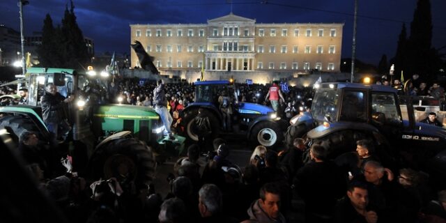 Φωτογραφίες: Το συλλαλητήριο των αγροτών στο Σύνταγμα