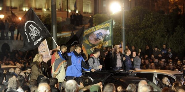 Οι αγρότες ζητούν απαντήσεις στα αιτήματά τους και κλιμακώνουν τις κινητοποιήσεις
