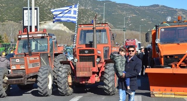 Σε επ’ αόριστον αποκλεισμό των ελληνοβουλγαρικών συνόρων προχωρούν οι αγρότες του Έβρου