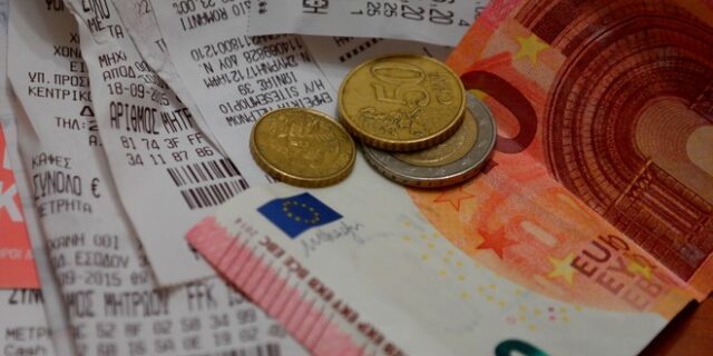 ‘Μοιραίο’ το 2015 για τα έσοδα από τον ΦΠΑ