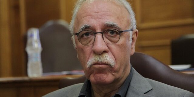 Βίτσας: Προς όφελος της χώρας η δημιουργία των hot spots