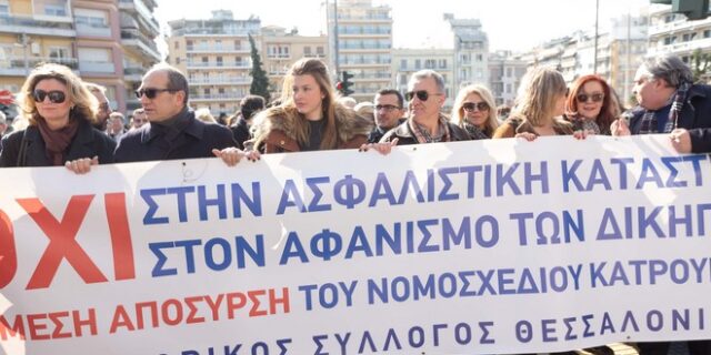 Παρατείνεται η αποχή των δικηγόρων