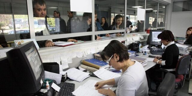 Εναλλακτικό σενάριο για τρεις κλίμακες φόρου στα εισοδήματα
