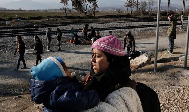 Απαγορεύουν τη διέλευση σε Αφγανούς στα σύνορα της Ελλάδας με την πΓΔΜ