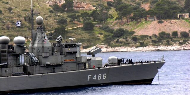 Συντριβή ελικοπτέρου στην Κίναρο: Ταυτοποιήθηκαν οι δύο σοροί, αγνοείται το τρίτο μέλος του πληρώματος