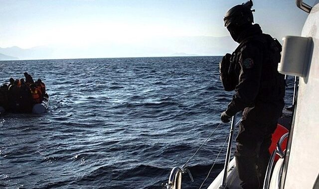 Πλοίο της Frontex περισυνέλεξε 900 μετανάστες