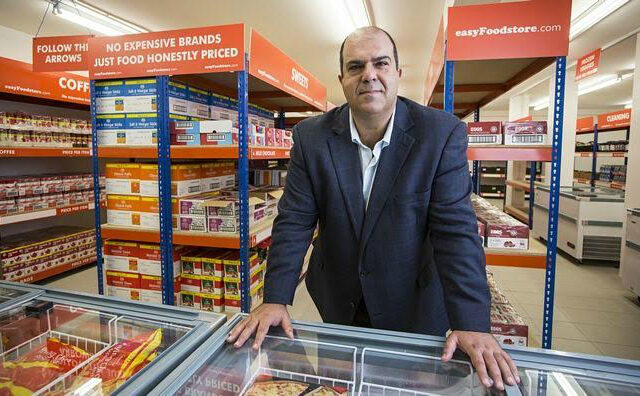 Sr Stelios: Γιατί δεν άνοιξε τα easyfoodstore πρώτα στην Ελλάδα;