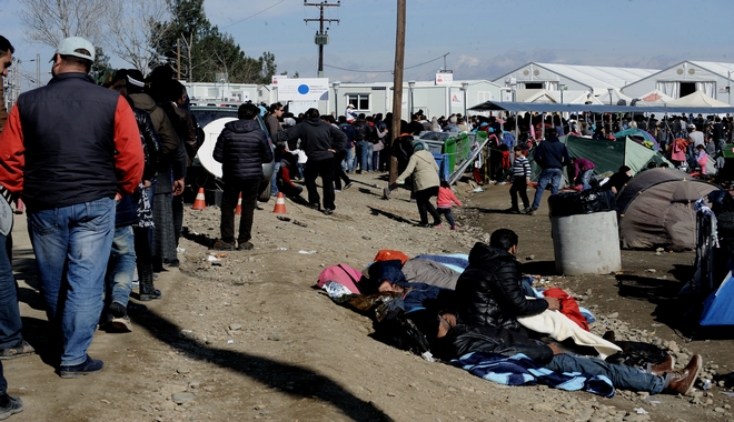 Άνοιξε η ουδέτερη ζώνη στην Ειδομένη για τη διέλευση προσφύγων