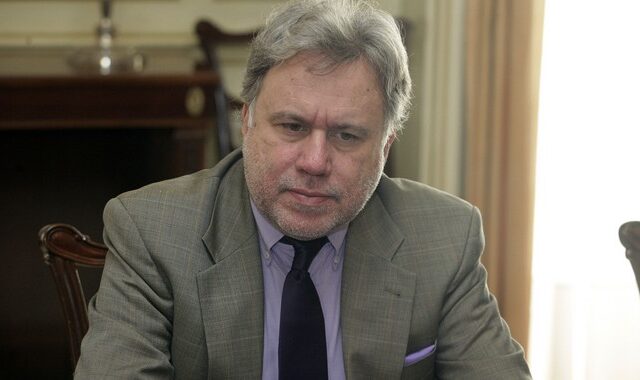 Κατρούγκαλος: Κατακερματισμένο, άδικο, αναποτελεσματικό και μη βιώσιμο το ασφαλιστικό