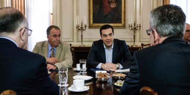 Αντεπίθεση Μαξίμου για το προσφυγικό: Να αναλάβουν κι οι άλλοι τις δεσμεύσεις τους