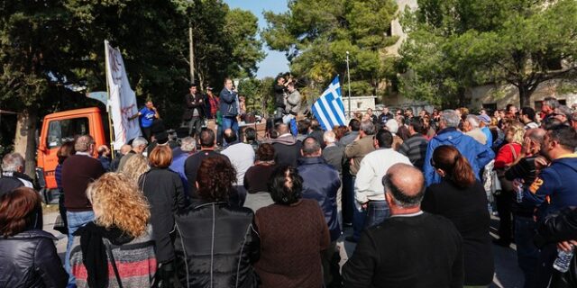 Ένα, δύο, χιλιάδες δημοψηφίσματα σε όλη τη χώρα