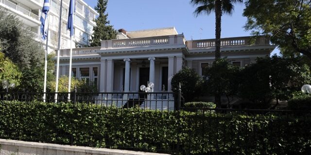 Όχι σε εκλογές και οικουμενική λέει το Μαξίμου