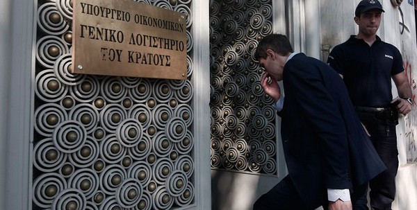 Πιάνουν δουλειά τα τεχνικά κλιμάκια. Αρχίζει το μεγάλο ‘ξεσκόνισμα’