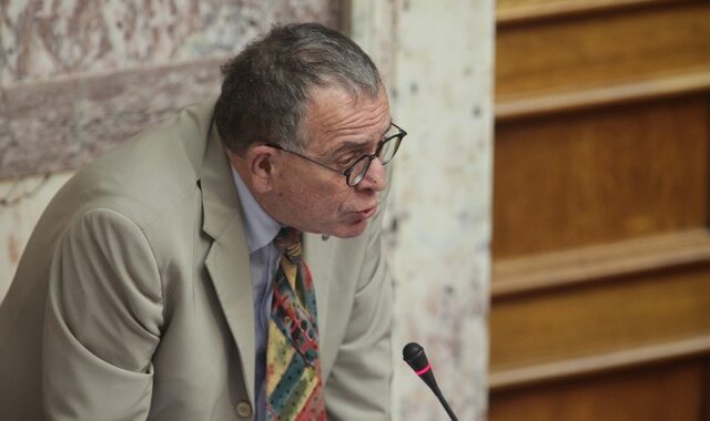 Το κόστος της προσφυγικής κρίσης υπερβαίνει το 1 δις ευρώ, αποκαλύπτει ο Μουζάλας