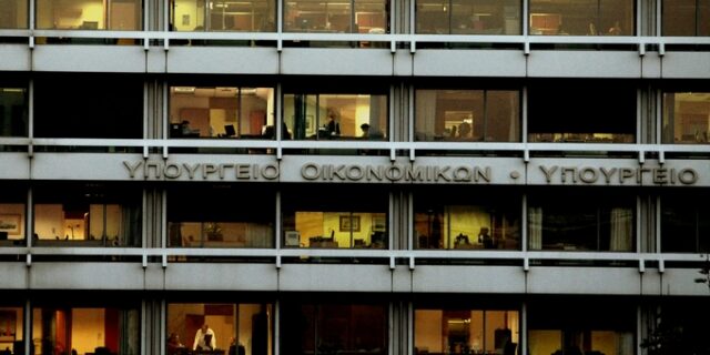 Υπέρβαση 361 εκ ευρώ στα φορολογικά έσοδα το οκτάμηνο Ιανουαρίου-Αυγούστου