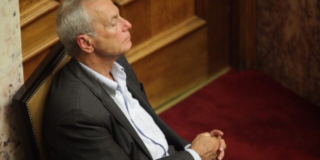 Υπό παραίτηση ο Σγουρίδης μετά την ‘παραπλάνηση από τον Τσίπρα’