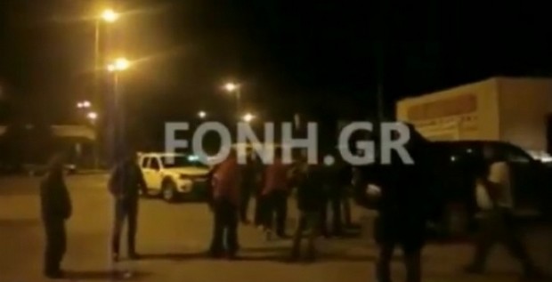 Βούλγαροι οδηγοί έσπασαν το μπλόκο στον Προμαχώνα. Ένταση με αγρότες, ζητούν να πέσει η κυβέρνηση