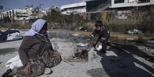 Απαγόρευση εισόδου δημοσιογράφων στα κέντρα υποδοχής προσφύγων