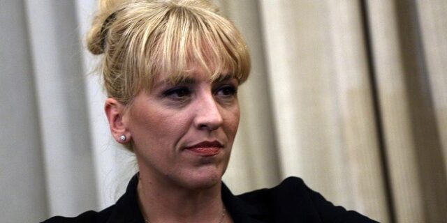 Δούρου υπέρ Μουζάλα: Το αίτημα για παραίτηση προκρίνει το κομματικό ακροατήριο