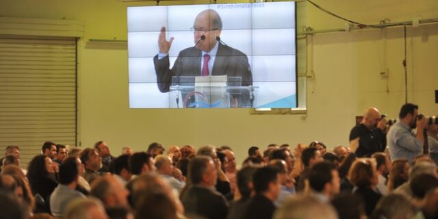 Σημίτης: Μας κυβερνούν ανόητοι που θεωρούν ότι θα αλλάξουν την ΕΕ